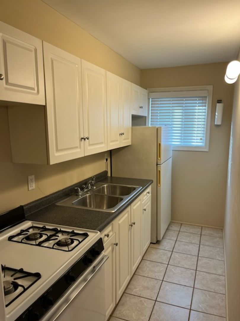 Columbus Apartment: 10 Indian Springs