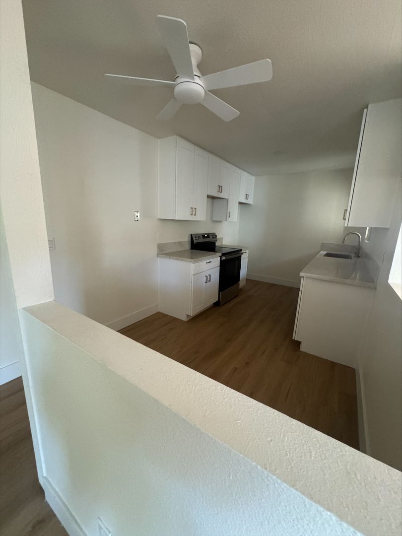 Imperial Beach Apartment: 634 8th Street #8