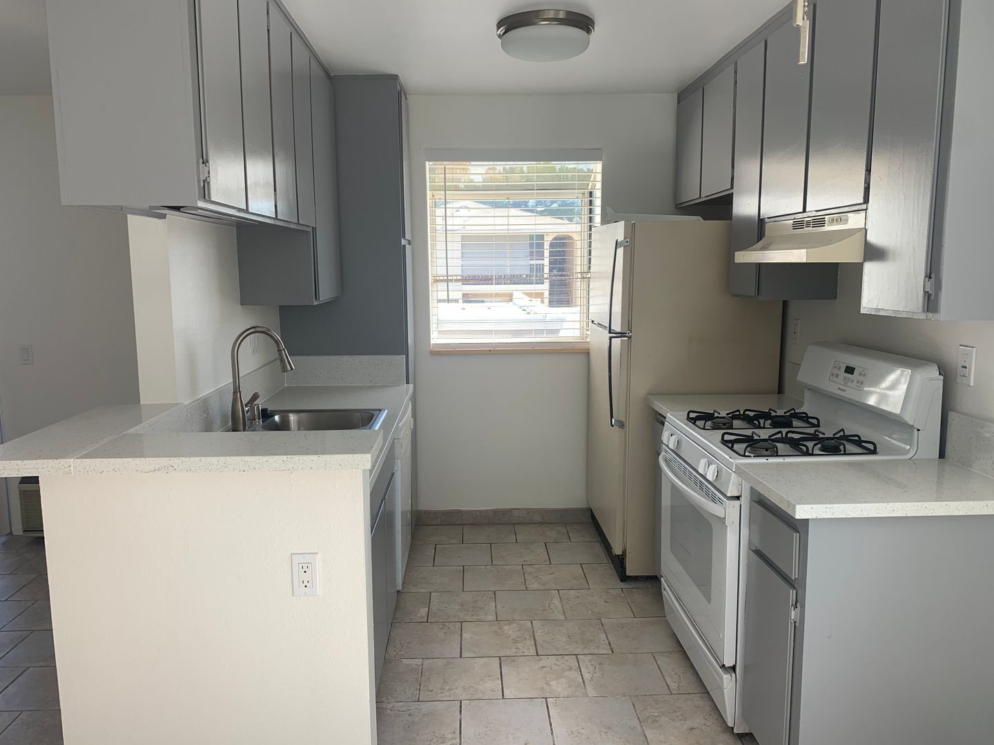 El Cajon Apartment: 960 East Chase Avenue