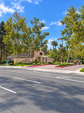 Stunning 2 Bed 2 Bath near Mission Trails – photo 1