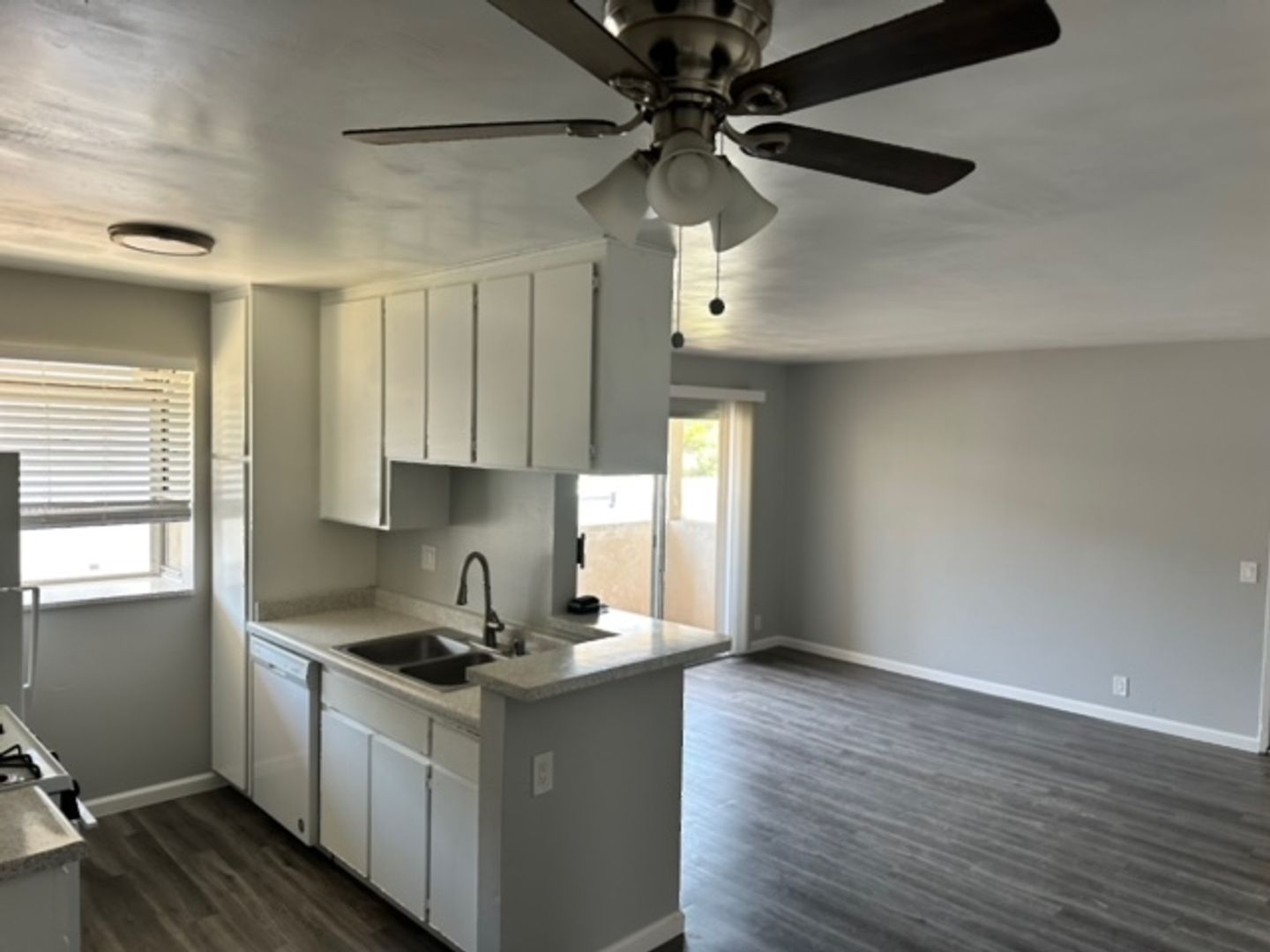 El Cajon Apartment: 960 East Chase Avenue