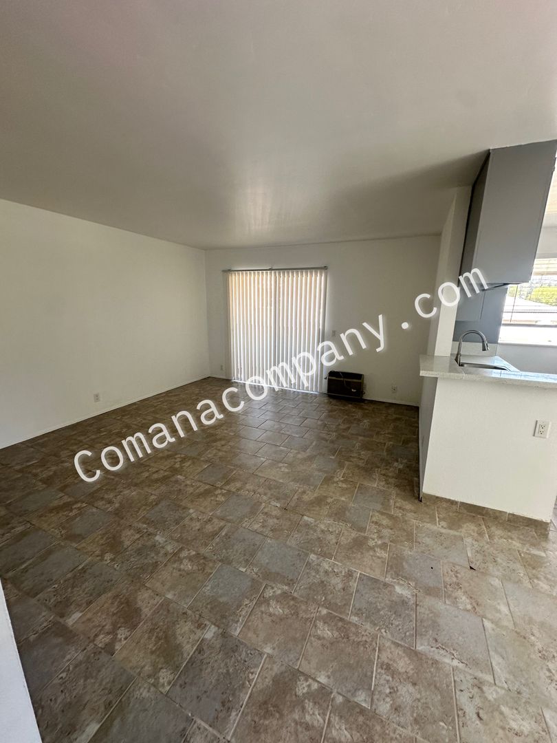 El Cajon Apartment: 960 East Chase Avenue