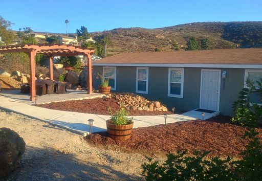 FURNISHED Ranch Style 3BR/2BA home with small yard, parking and inside laundry – photo 1