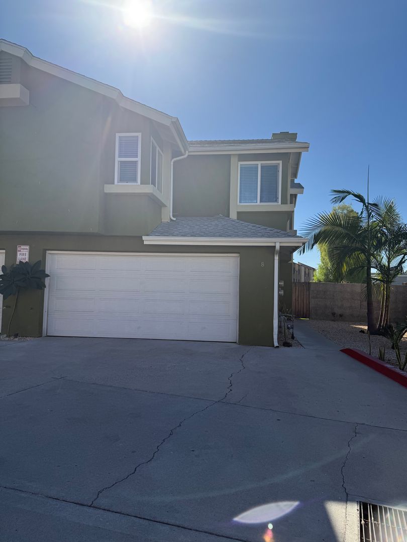 El Cajon Apartment: 445 & 523 Hart Drive