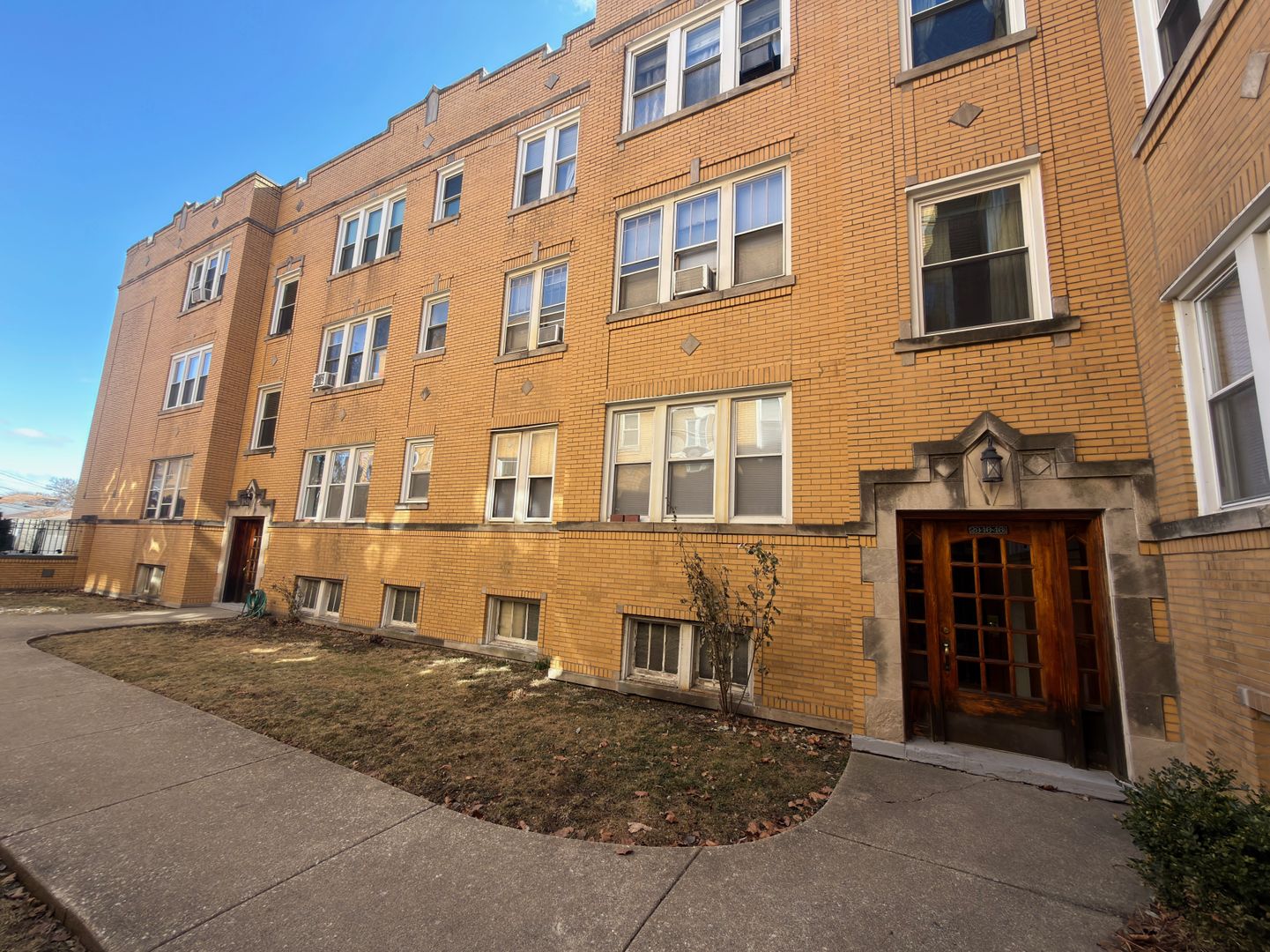 Chicago Apartment: 2946 N Laramie
