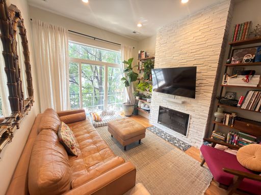 Beautifully updated & maintained 2 bed/2 bath Noble Square condo in an intimate 3 unit building. – photo 1