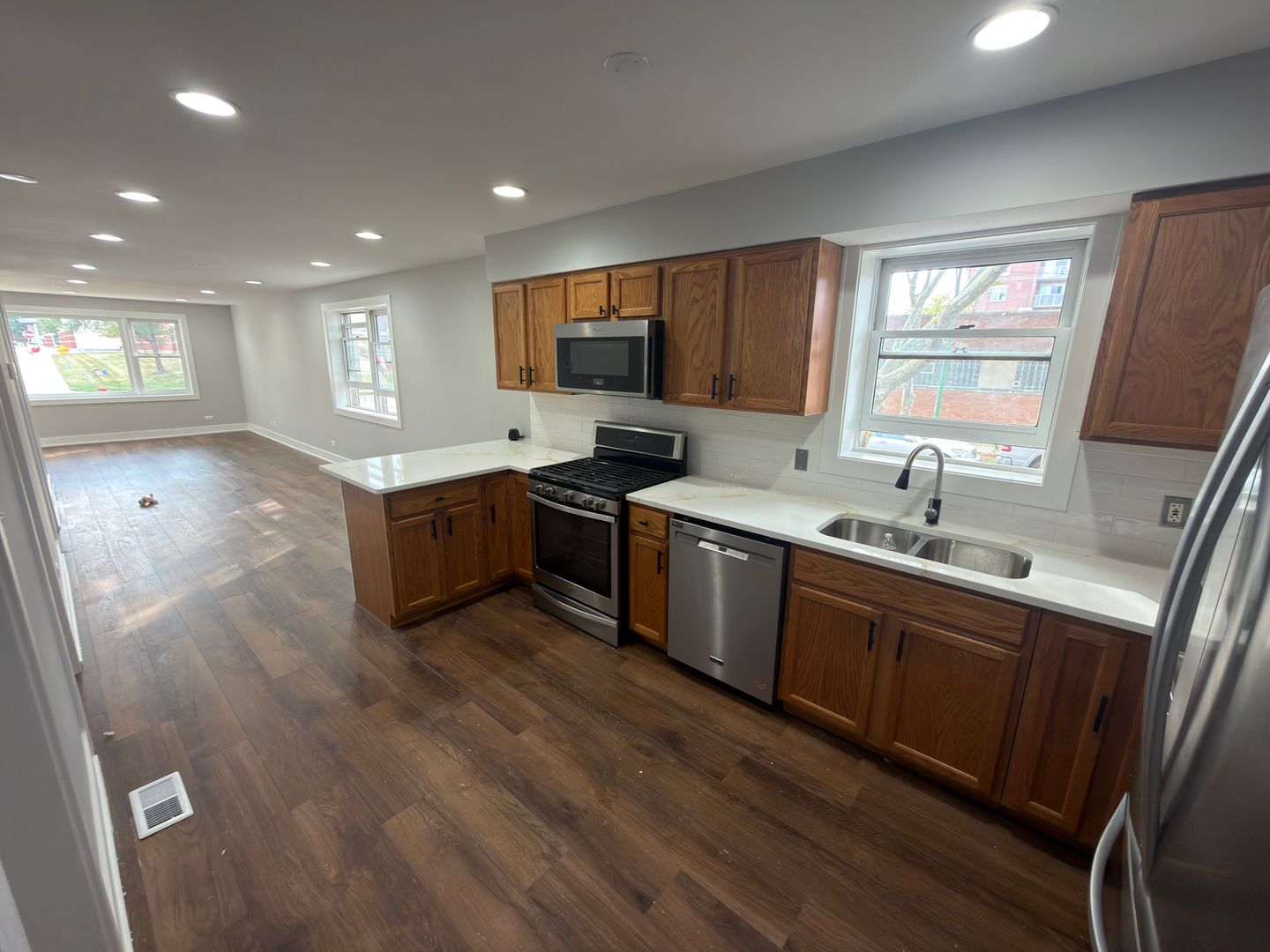 Chicago Apartment: 6524 W Diversey Ave