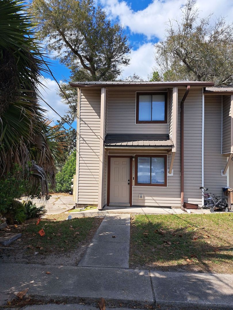 Panama City House: 4837 S. Lakewood Dr.