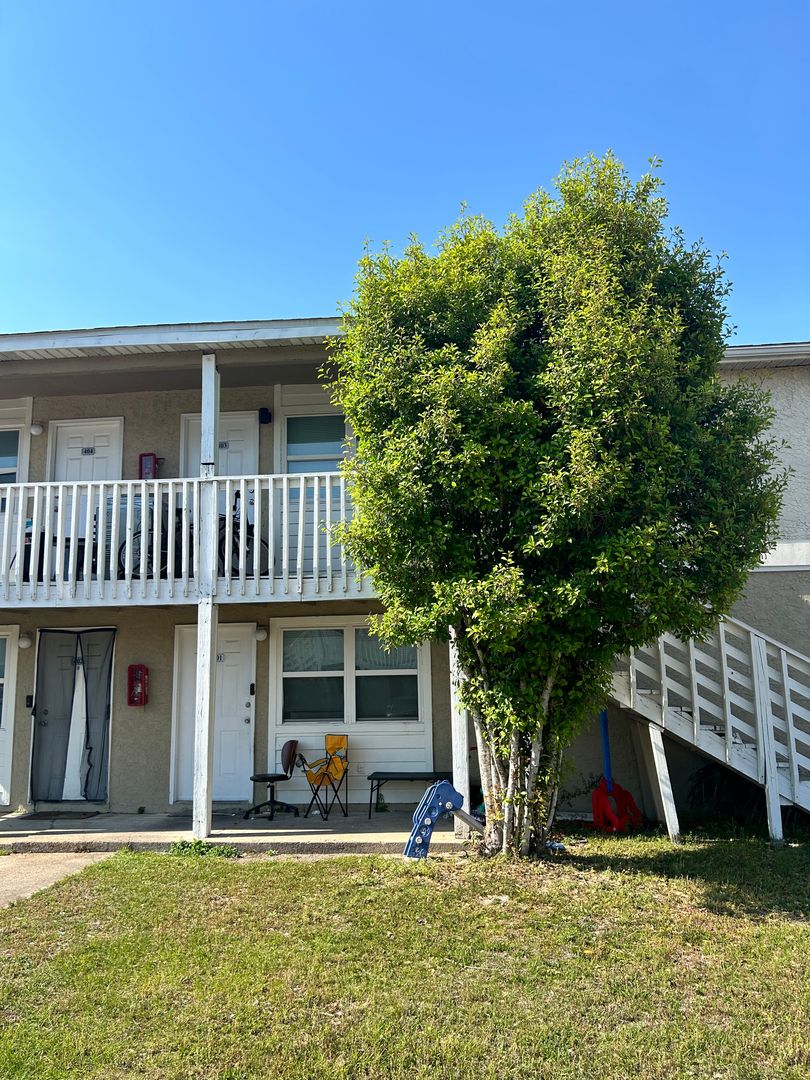 Panama City Apartment: 3914 E 11th St