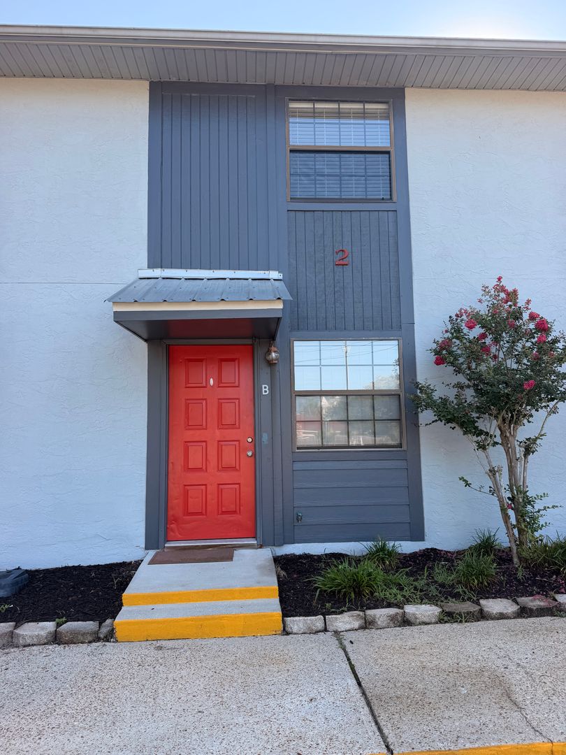 Panama City Apartment: 2750 W 12th St #2B