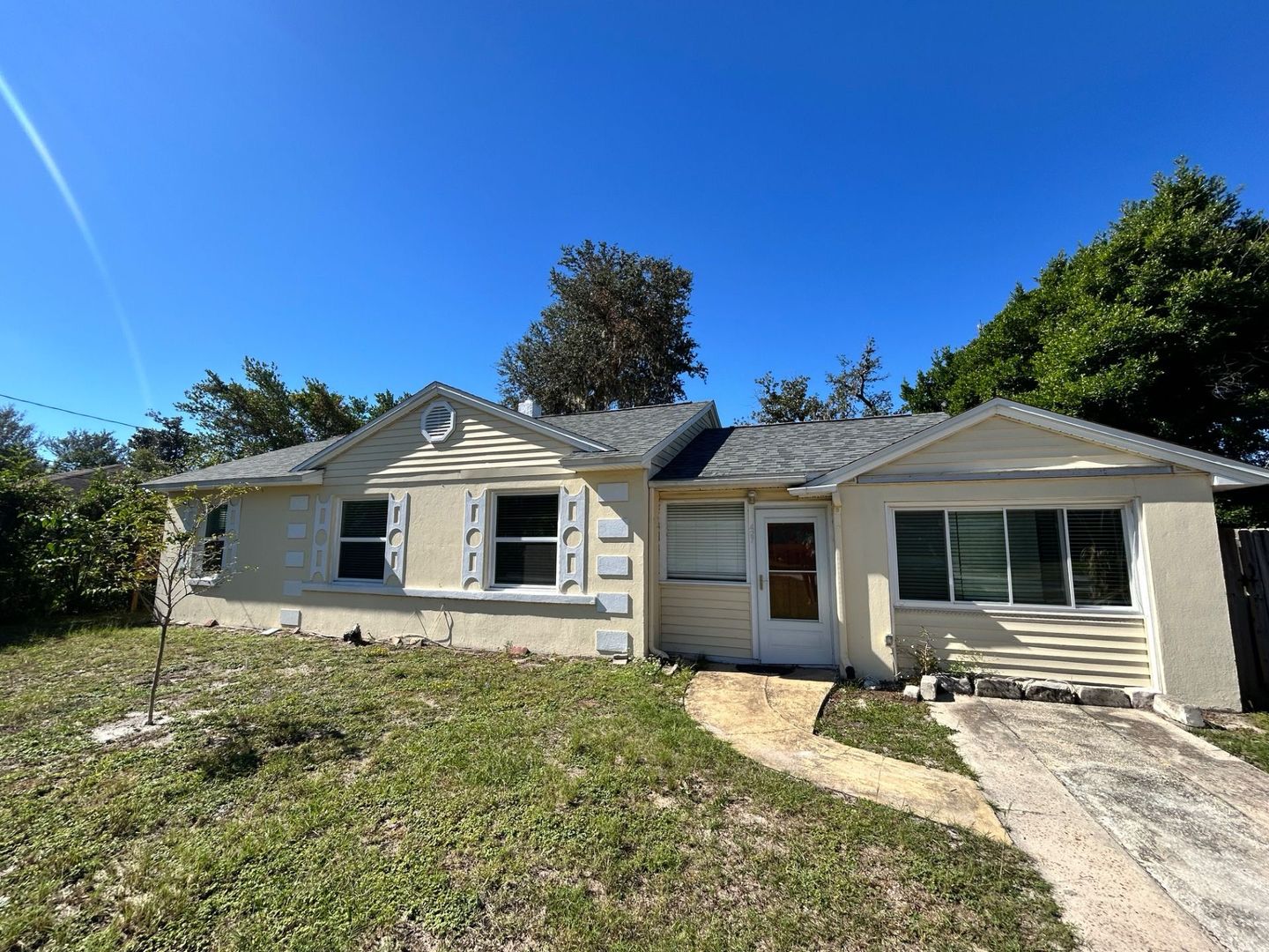 Panama City House: 427 S MacArthur Ave