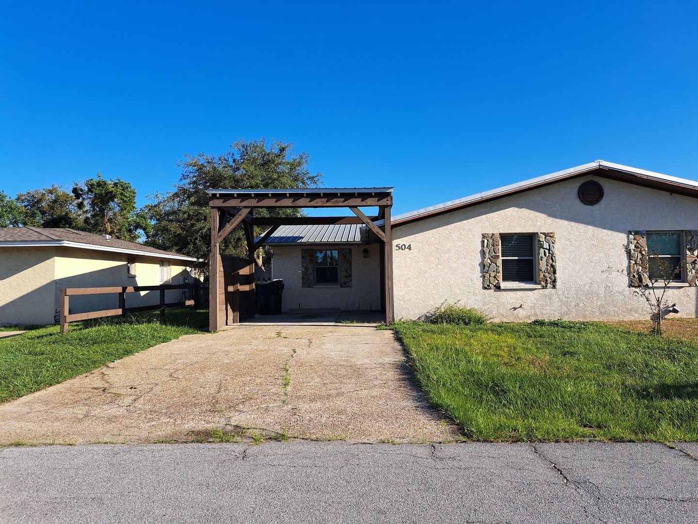 Lynn Haven Apartment: 504 26th St W