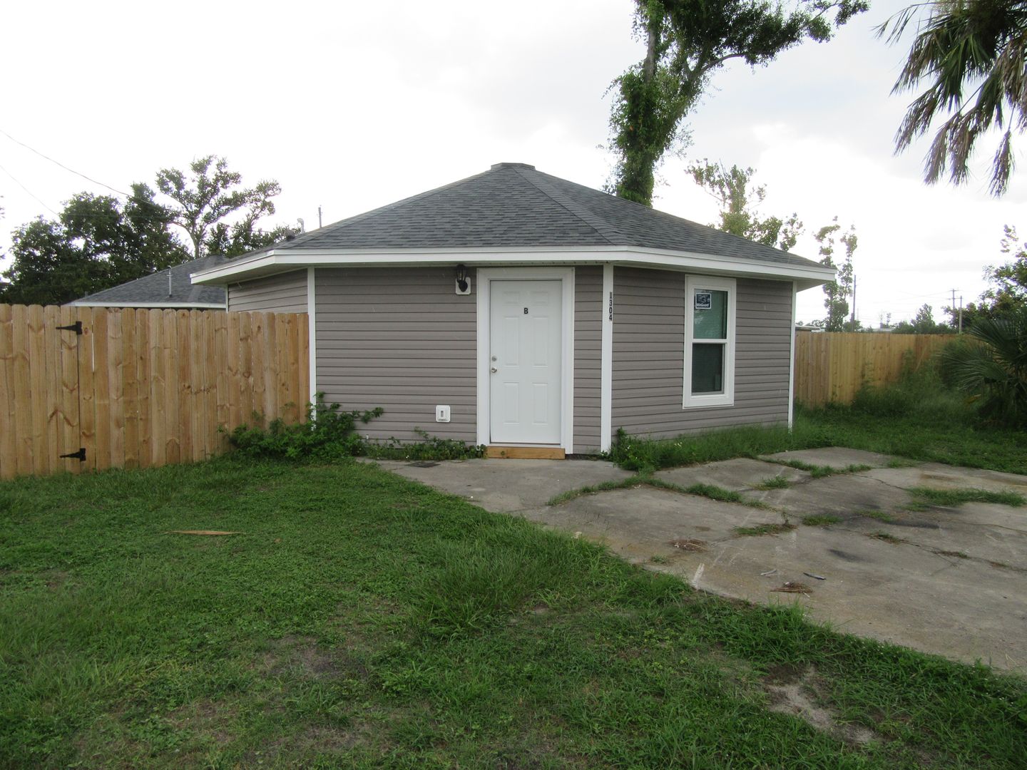 Panama City Apartment: 1304 B Grace Ave