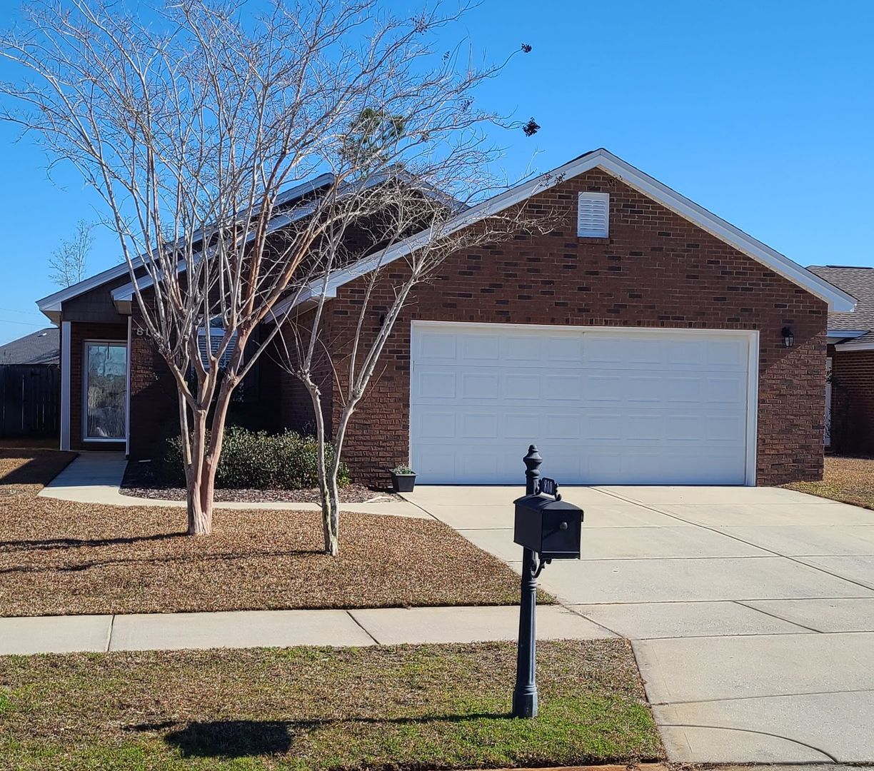 Lynn Haven House: 810 E 24th st