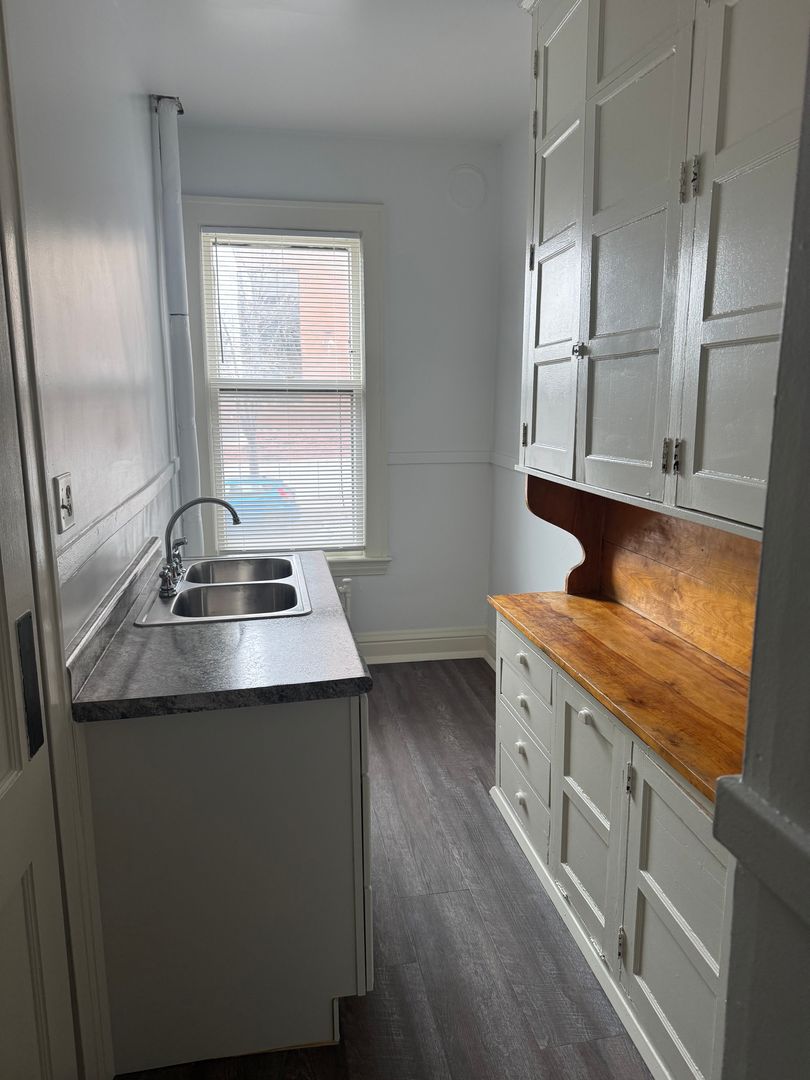 Minneapolis Apartment: 1786-1788 Hennepin Ave. S