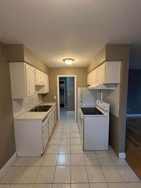 Spacious 1-Bedroom Near Powderhorn Park – photo 1