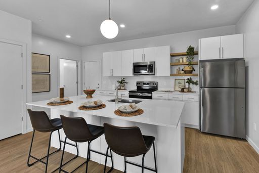 The Betty Apartments! – photo 1