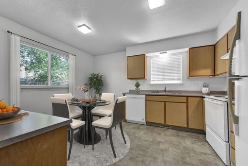 Penn Station Apartments – photo 1