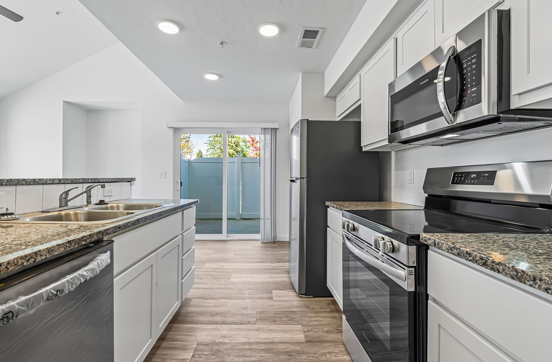 Nampa Apartment: 604 N Happy Valley Rd