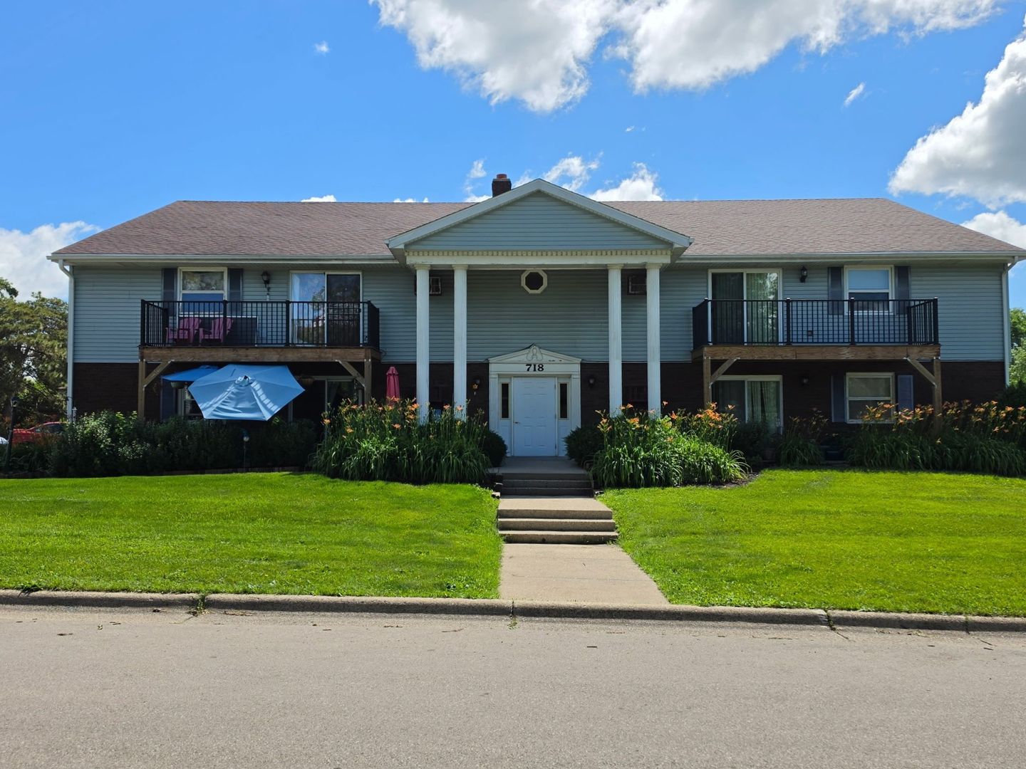 Waunakee Apartment: 714 -718 Kingston Way