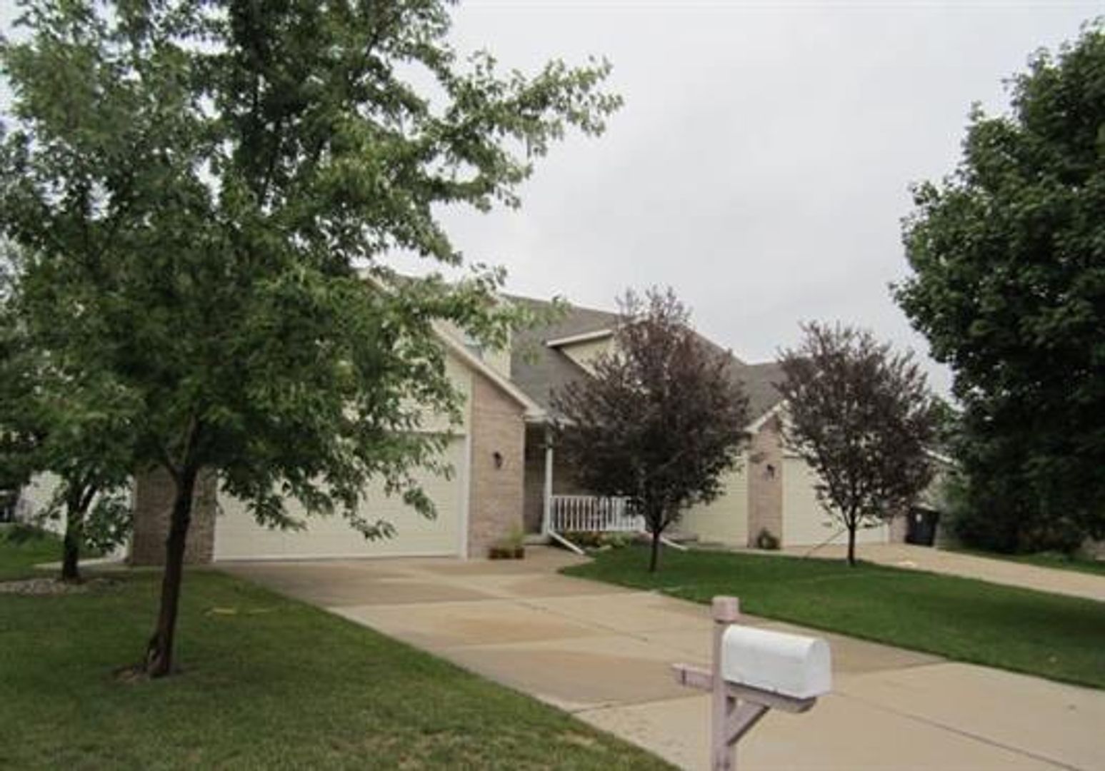 Sun Prairie Apartment: 1716-1722 Apple Drive