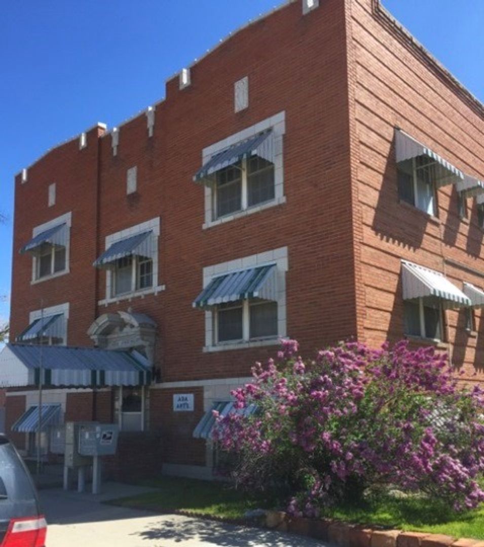 Casper Apartment: 615 S. Center