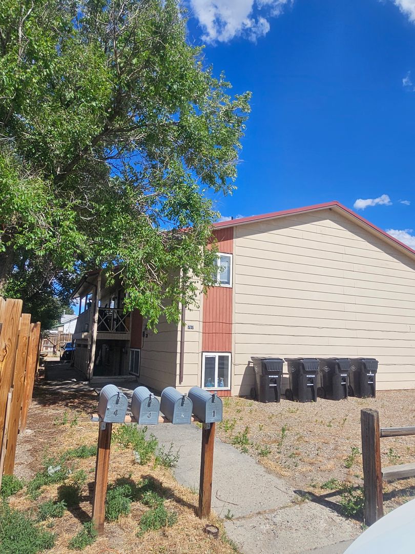 Casper Apartment: 747 N. Glenarm