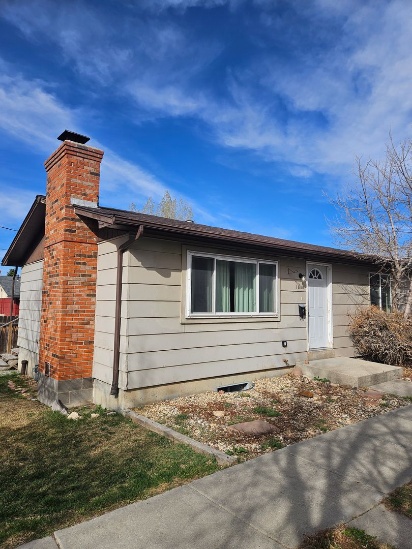 Casper Apartment: 1828 S. McKinley St