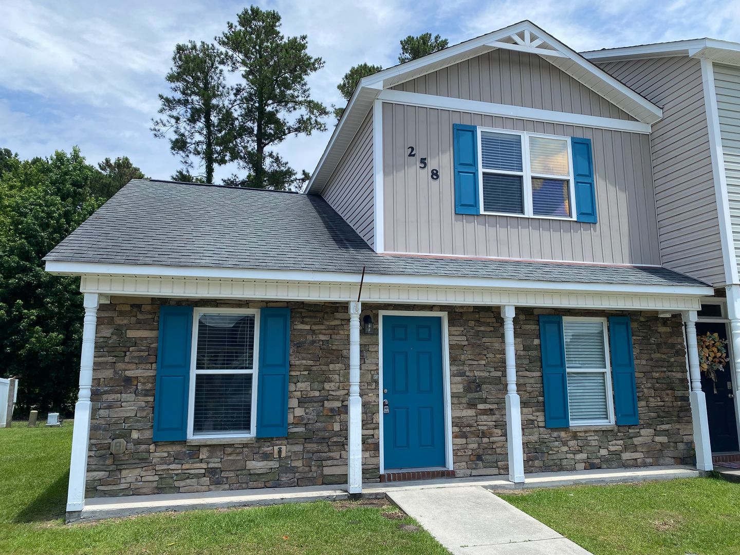 Jacksonville House: 258 Caldwell Loop