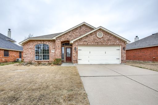 In the Heart of Burleson with Community Pool and Park! – photo 1