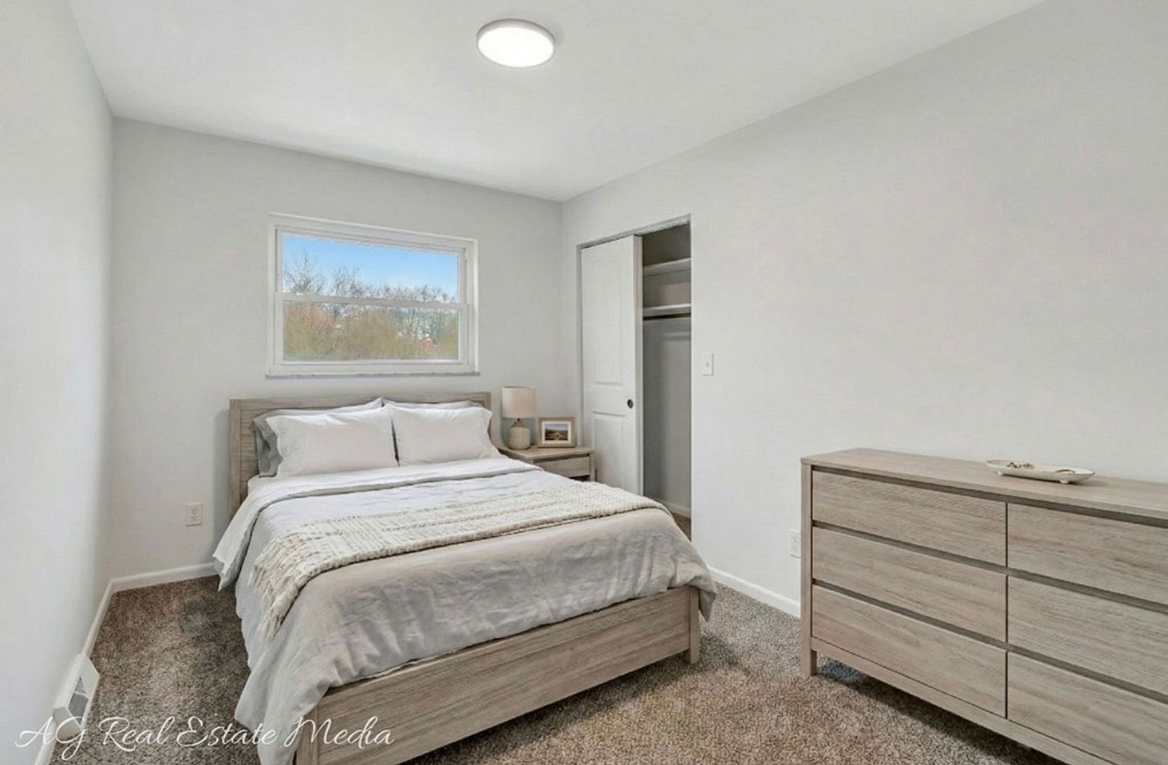 740 Wicklow Ln 5 of 12