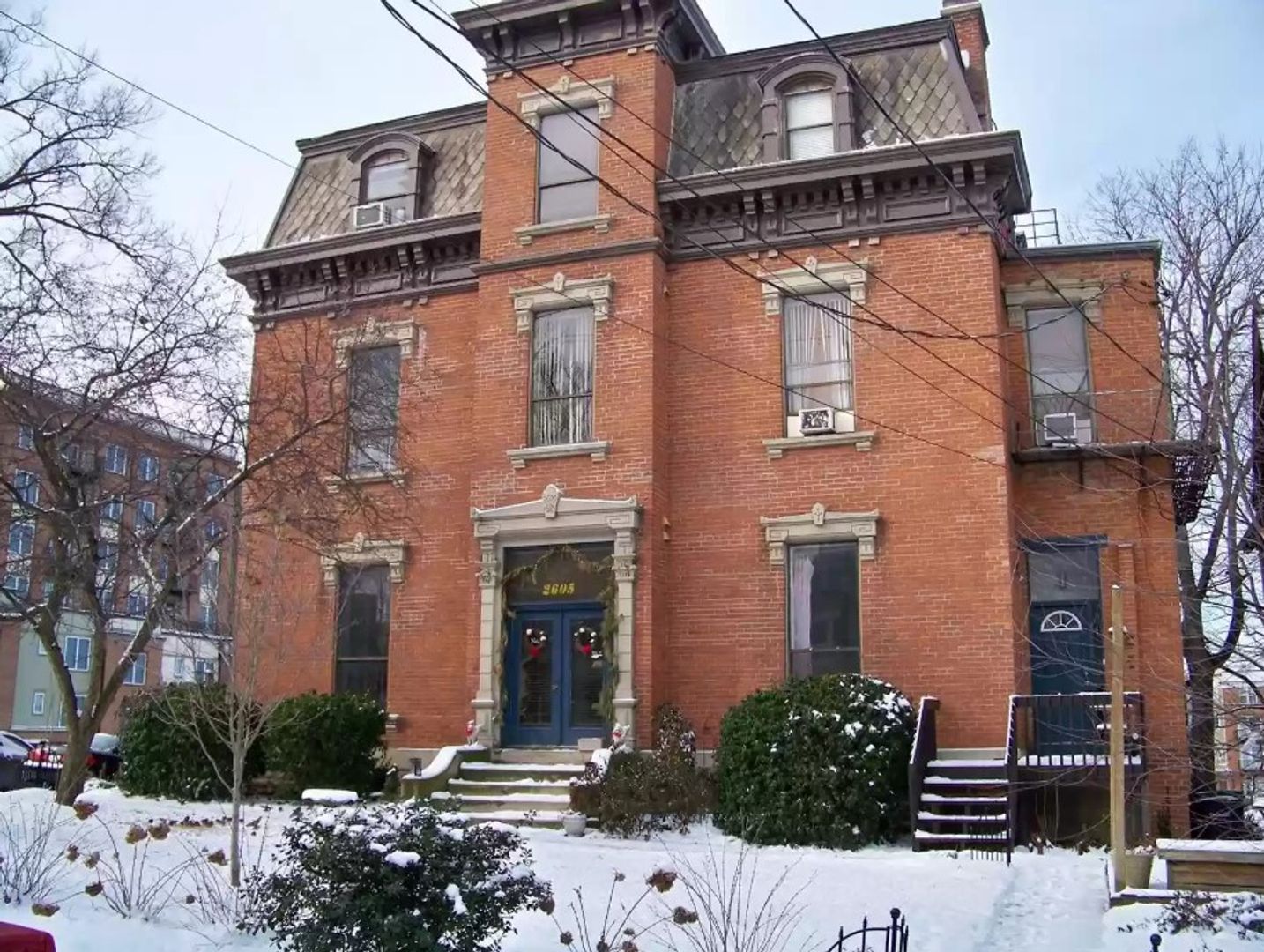Cincinnati House: 2605 Eden Ave Apt 1