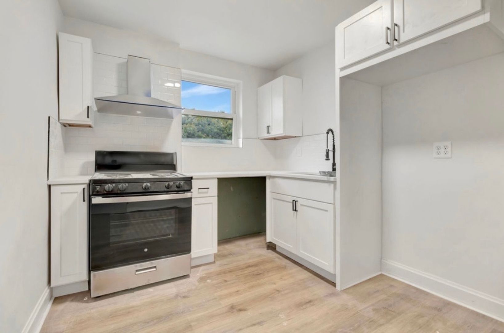 Norwood Apartment: 3956 Hazel