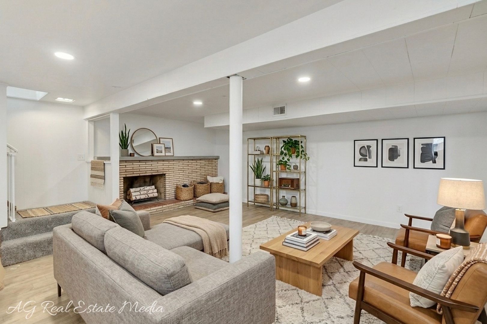 740 Wicklow Ln 2 of 12