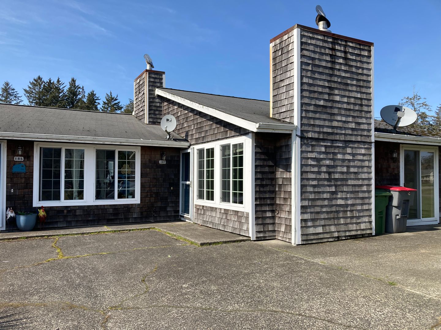 Warrenton House: 187 SW Birch Court