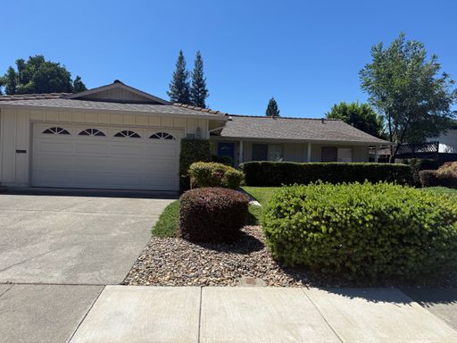 718 Linwood St. – photo 1