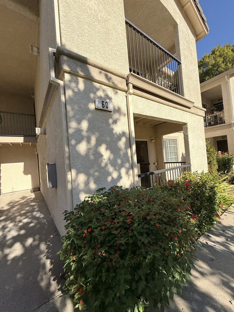 Vacaville Condo: 2001 Eastwood Drive #60