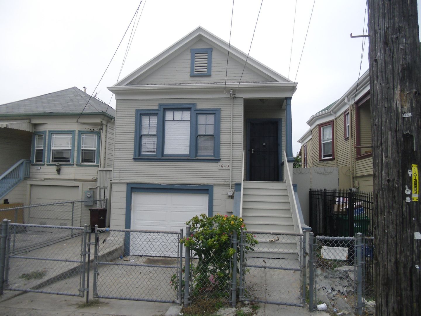 Oakland Apartment: 1623 25th Ave.