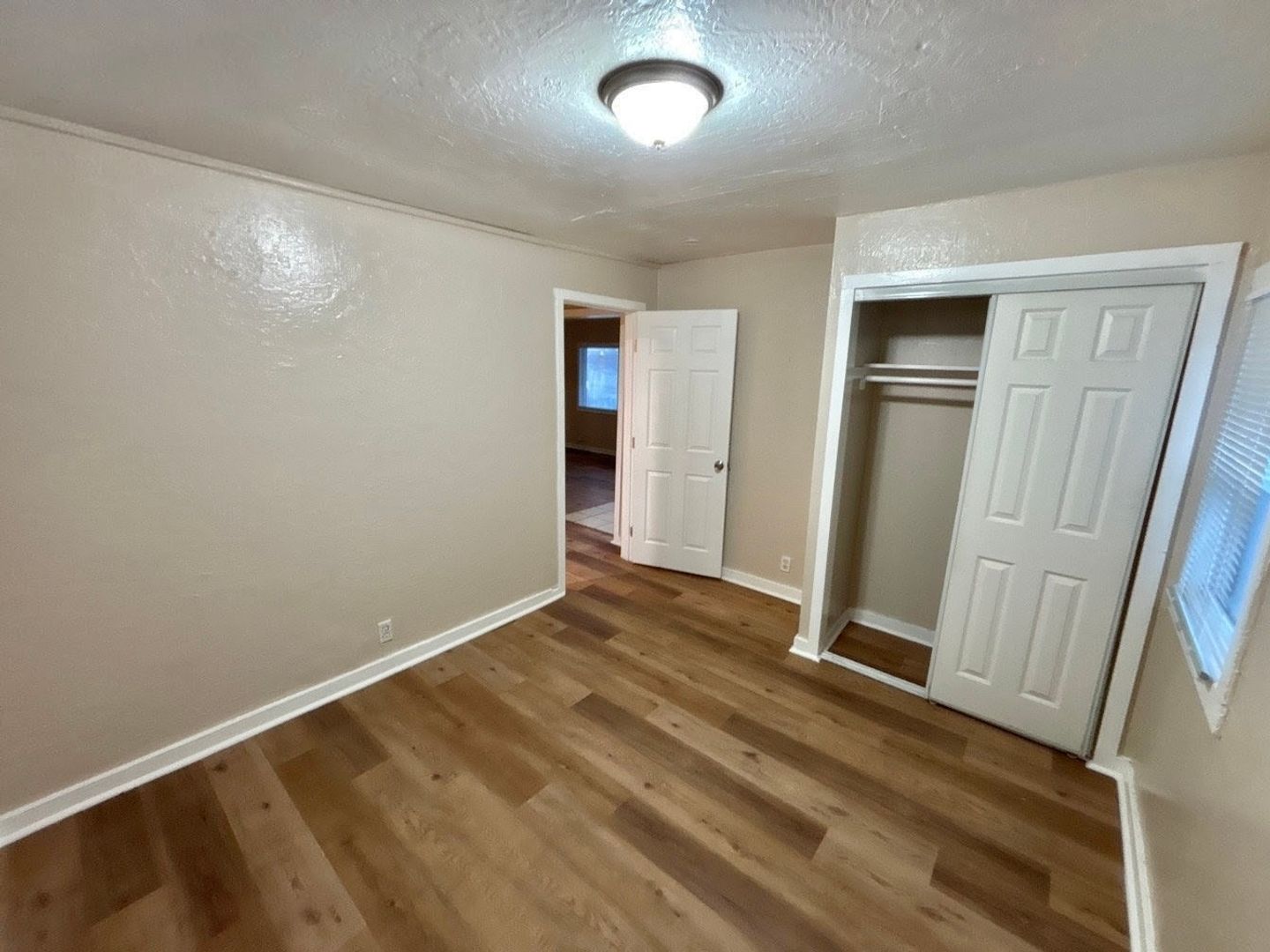 Richmond Apartment: 1537 Truman St