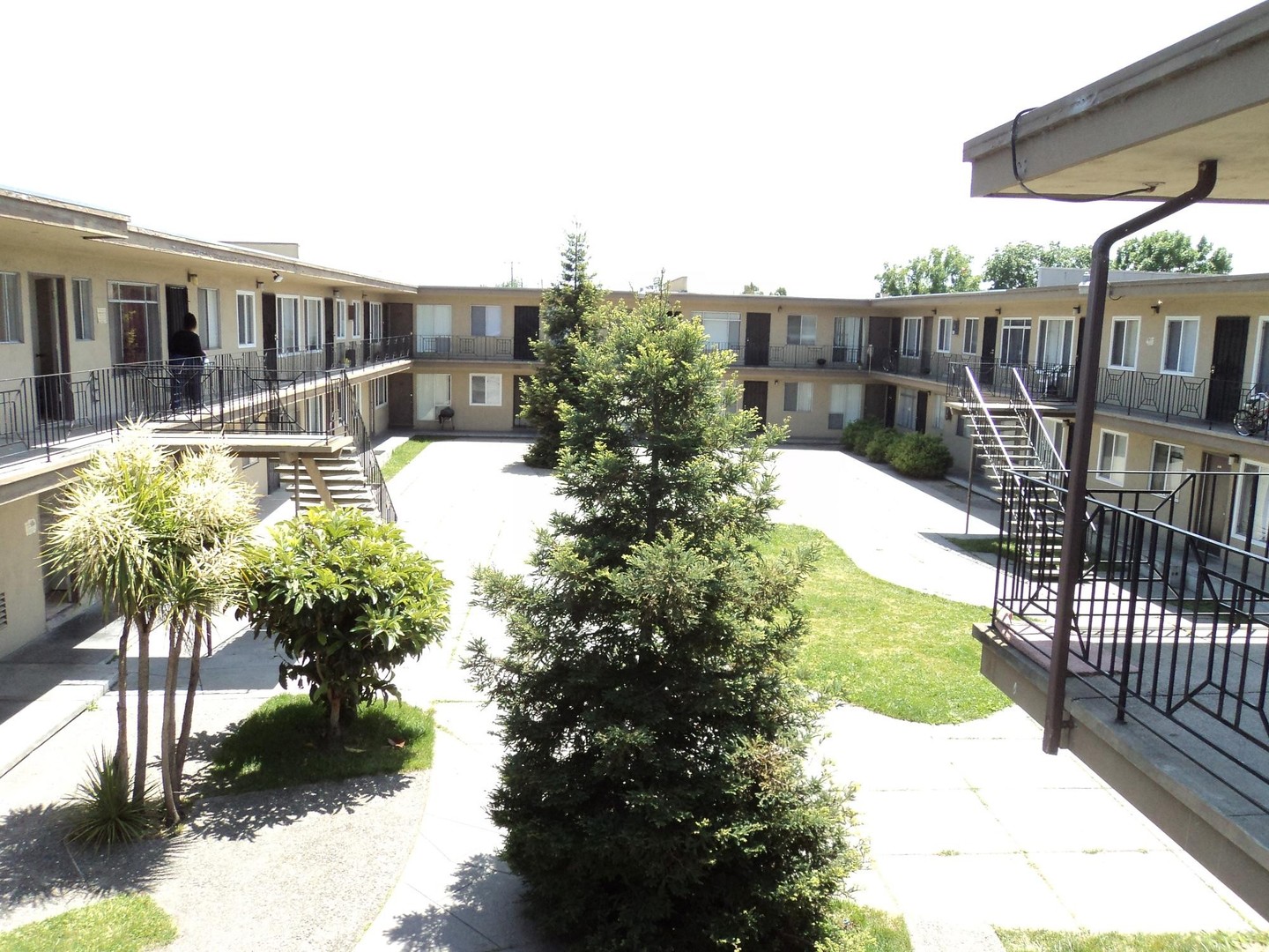 Oakland Apartment: 2250 96th Ave