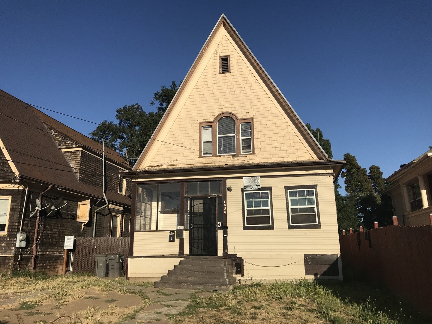 Oakland Apartment: 1856 28th Ave