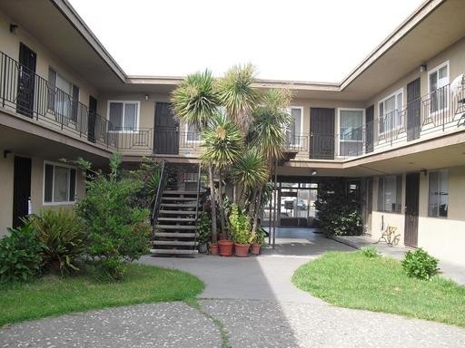 Oakland Apartment: 2250 96th Ave