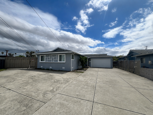 3 Homes On One Lot/Perfect for Large Group or Family -- Available Now!!!