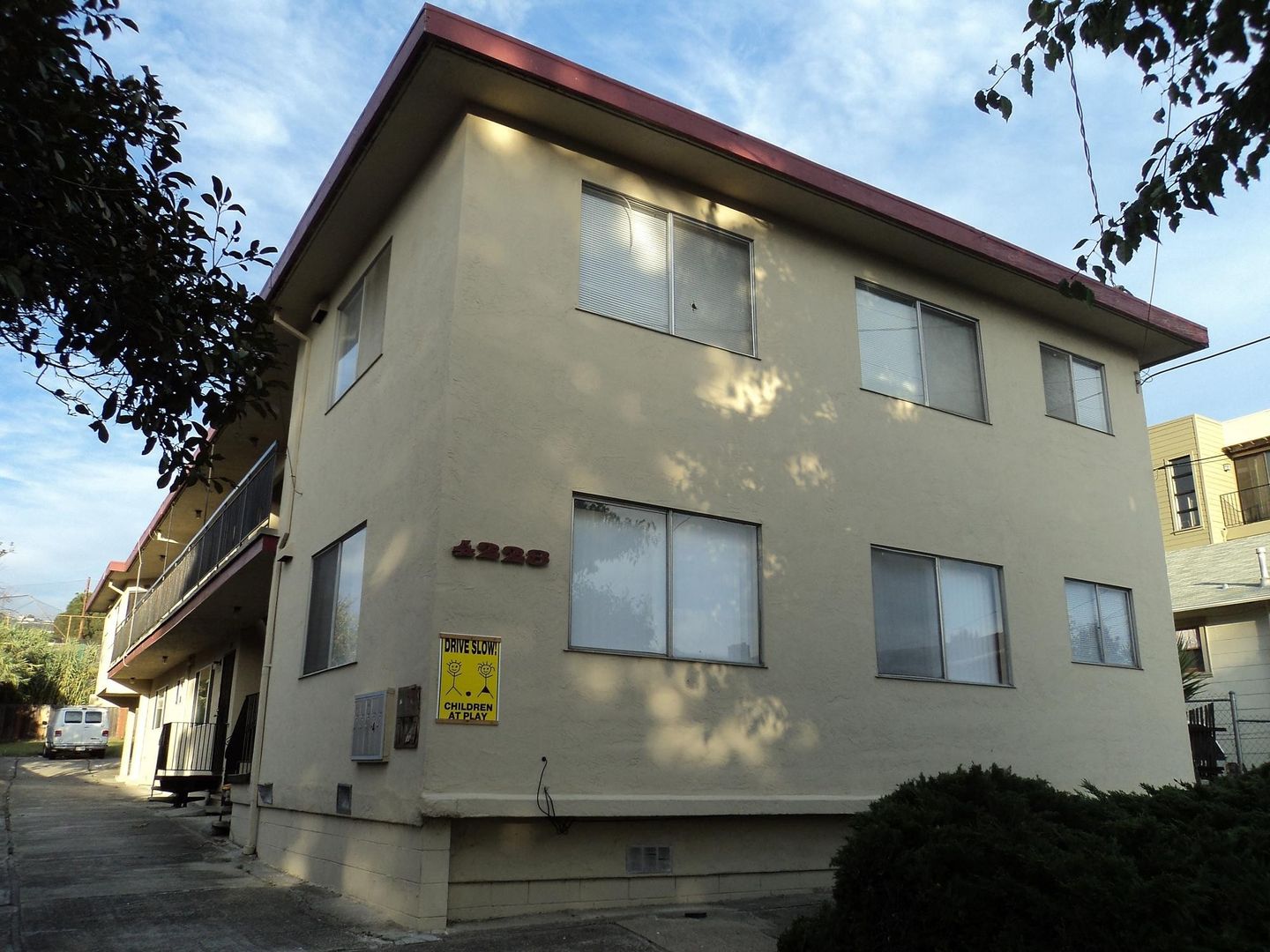 Oakland Apartment: 4228 Masterson St