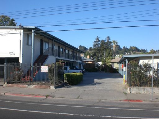 Charming 2 Bedroom Apartment - Available now!! – photo 1