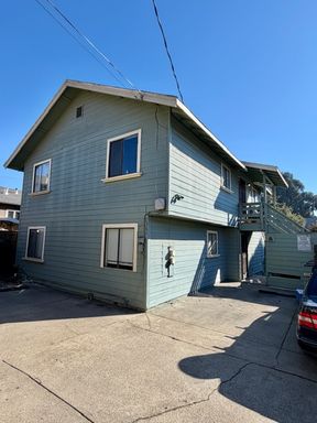 Coming Soon! Updated 3 bedroom unit – photo 1