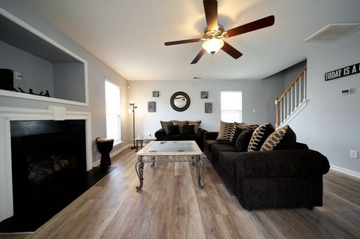Professional Co-Living - Private Room Rental with Shared Bath – photo 1