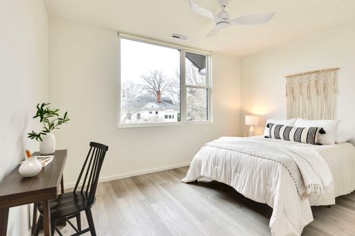 Private Room & Walk-in Closet - Utilities & Wifi Included – photo 1