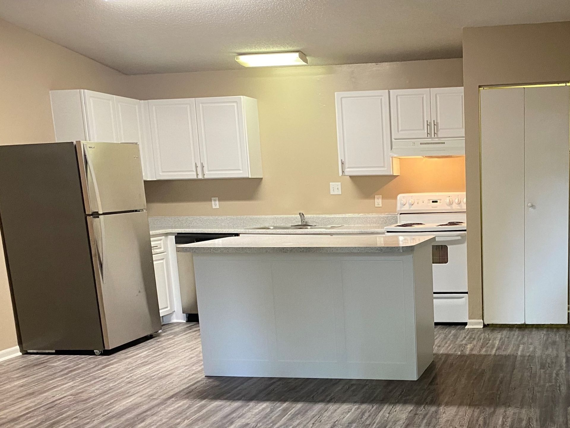 Gainesville Apartment: 6933 W University Ave