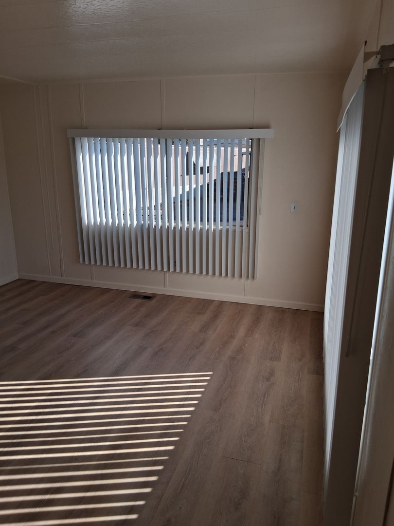 Sunnyvale Apartment: 954 Henderson Avenue